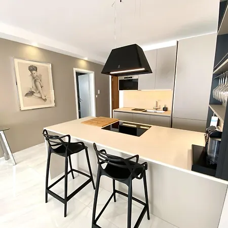 Mia Black Luxury - Luxury Topfloor With Private Terrace In Qawra - Adults Only - 1 Masterbed 2 Bathroom Apartment St. Paul's Bay