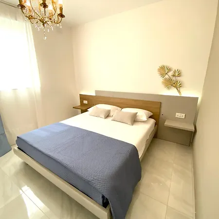 Mia Black Luxury - Luxury Topfloor With Private Terrace In Qawra - Adults Only - 1 Masterbed 2 Bathroom Apartment St. Paul's Bay