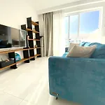 Mia Black Luxury - Luxury Topfloor With Private Terrace In Qawra - Adults Only - 1 Masterbed 2 Bathroom アパート *