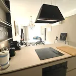 Mia Black Luxury - Luxury Topfloor With Private Terrace In Qawra - Adults Only - 1 Masterbed 2 Bathroom アパート セント・ポールズ・ベイ