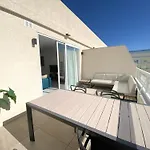 アパート Mia Black Luxury - Luxury Topfloor With Private Terrace In Qawra - Adults Only - 1 Masterbed 2 Bathroom セント・ポールズ・ベイ