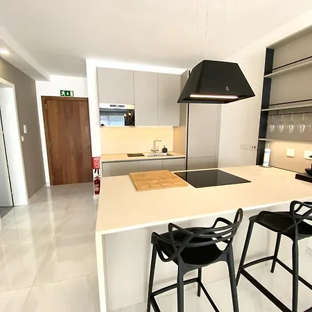 Mia Black Luxury - Luxury Topfloor With Private Terrace In Qawra - Adults Only - 1 Masterbed 2 Bathroom