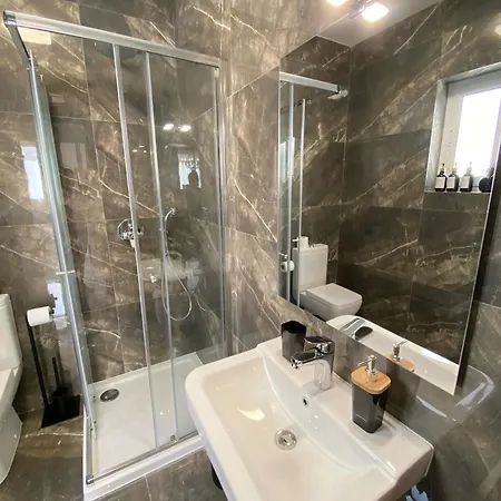 Mia Black Luxury - Luxury Topfloor With Private Terrace In Qawra - Adults Only - 1 Masterbed 2 Bathroom *