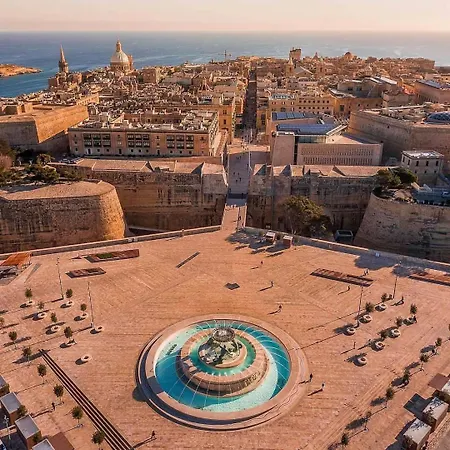 Mia Black Luxury - Luxury Topfloor With Private Terrace In Qawra - Adults Only - 1 Masterbed 2 Bathroom