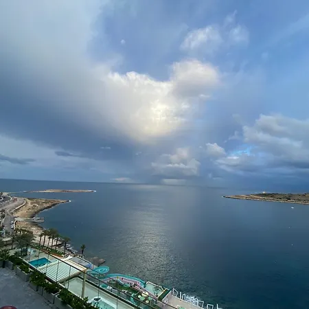 Apartamento Mia Black Luxury - Luxury Topfloor With Private Terrace In Qawra - Adults Only - 1 Masterbed 2 Bathroom *