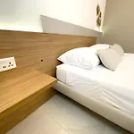 Mia Black Luxury - Luxury Topfloor With Private Terrace In Qawra - Adults Only - 1 Masterbed 2 Bathroom