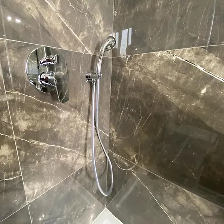 Mia Black Luxury - Luxury Topfloor With Private Terrace In Qawra - Adults Only - 1 Masterbed 2 Bathroom Apartment *