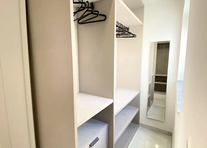 Mia Black Luxury - Luxury Topfloor With Private Terrace In Qawra - Adults Only - 1 Masterbed 2 Bathroom * San Pawl il-Baħar