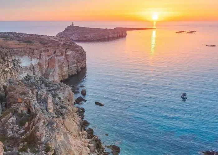 Mia Black Luxury - Luxury Topfloor With Private Terrace In Qawra - Adults Only - 1 Masterbed 2 Bathroom San Pawl il-Baħar