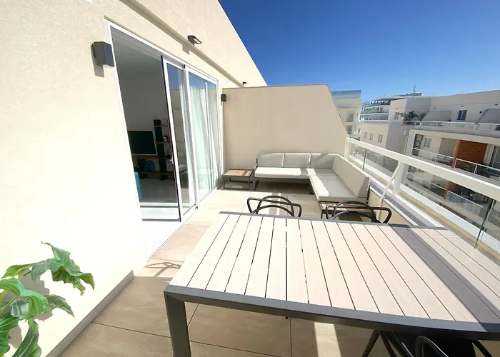 Mia Black Luxury - Luxury Topfloor With Private Terrace In Qawra - Adults Only - 1 Masterbed 2 Bathroom