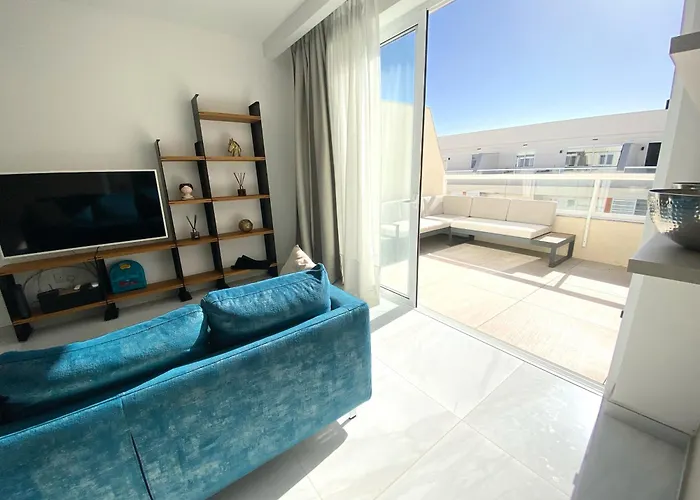 Mia Black Luxury - Luxury Topfloor With Private Terrace In Qawra - Adults Only - 1 Masterbed 2 Bathroom * San Pawl il-Baħar